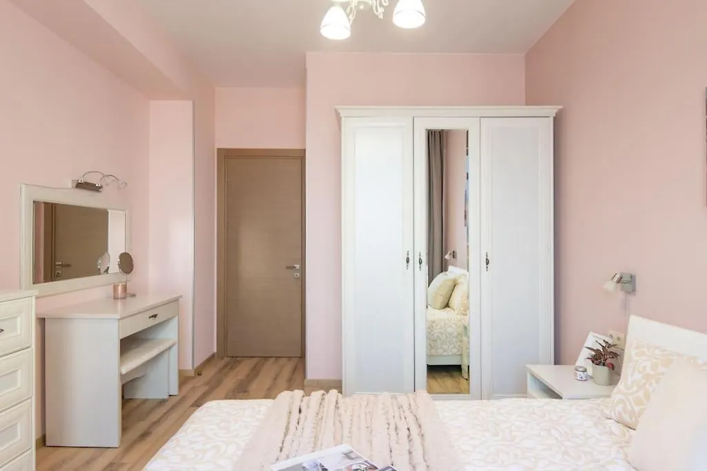 דירה טביליסי Gg Home - 2Br Spacious Getaway With Fantastic View גאורגיה